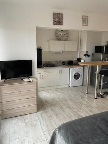 La Plenitude Appt 124 Apartment Sens Luaran gambar
